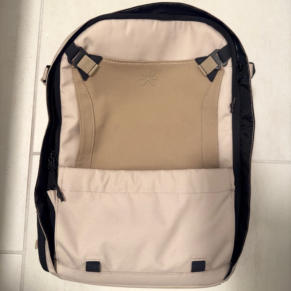 Nest Backpack And Smart Packing Cube - Like New U… - image 1